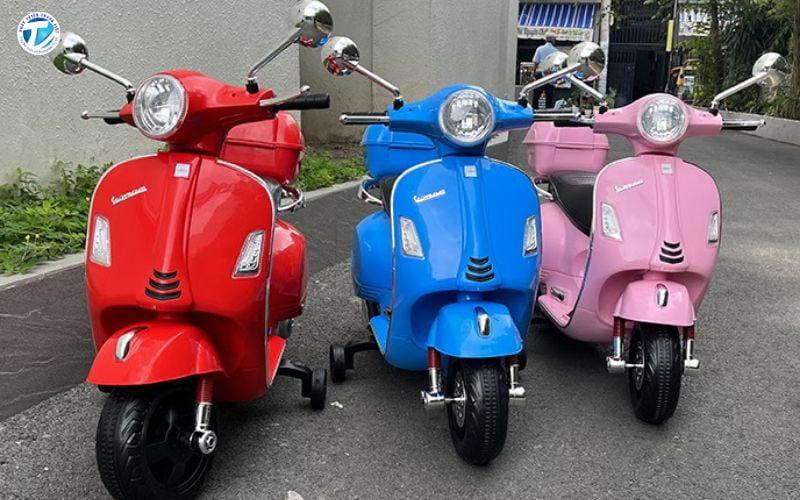 Xe máy điện trẻ em Vespa với thiết kế mô phỏng xe Vespa thật